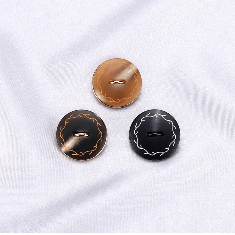 18–25mm two-tone shank buttons set: tan and dark bases with contrast trim