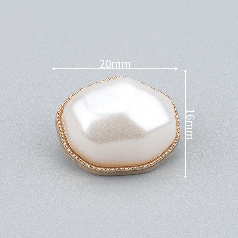 20mm oval pearl-look button with gold beaded edge