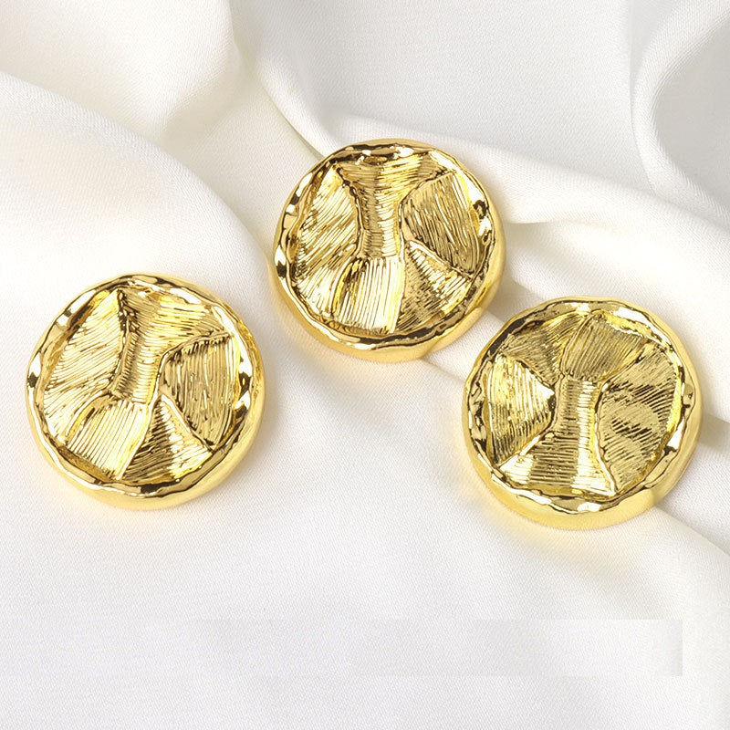 Set of 6 gilded ridged metal coat buttons with shanks, round fronts, 15/20/25mm