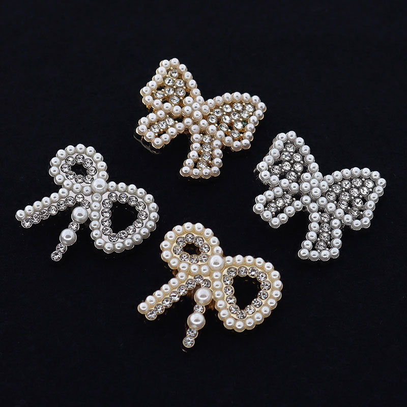 Set aus 4 Schleifenknöpfen: silberne und goldfarbene Perlen mit Strass, Schaftknöpfe