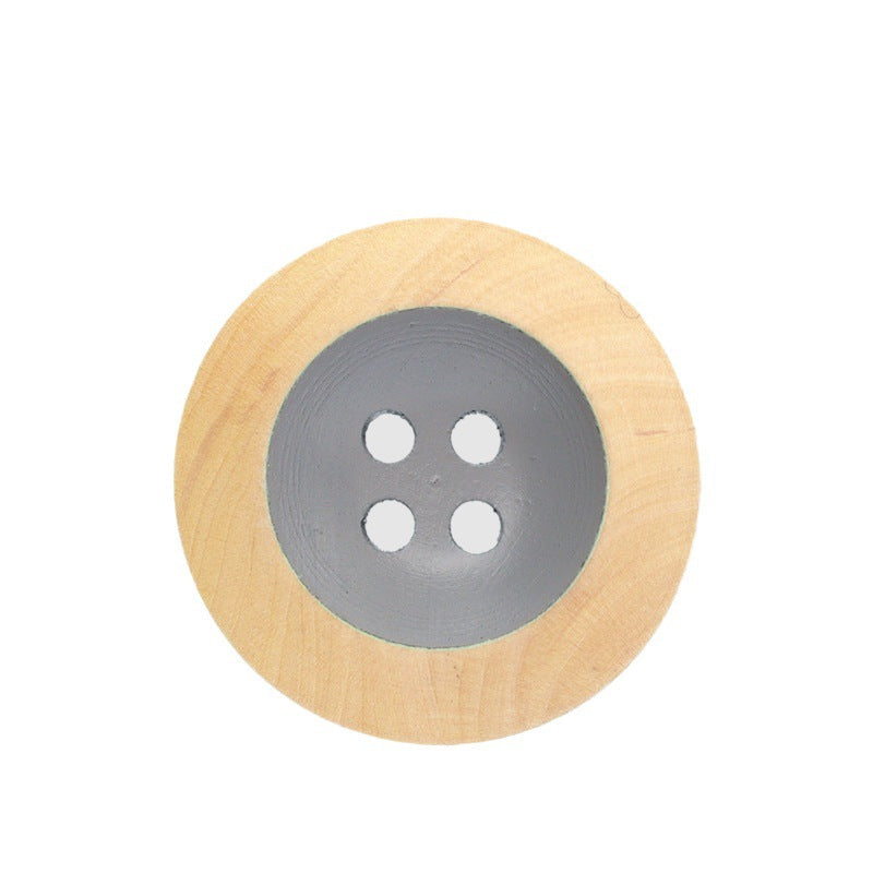 Grau lackierter Holzknopf (11,5–25 mm) mit 4 Löchern und hellem Holzrand
