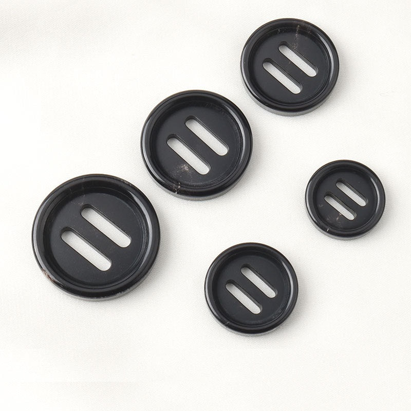 17.5–28mm natural water buffalo horn double-groove buttons, black (5 shown)