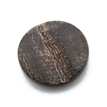 15–30mm round dark horn button with natural marbled texture on the front