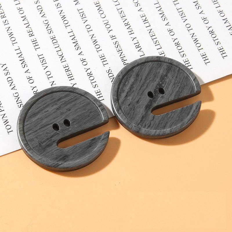 Pac-Man two-hole buttons in dark gray resin, 15–28 mm, two-hole design