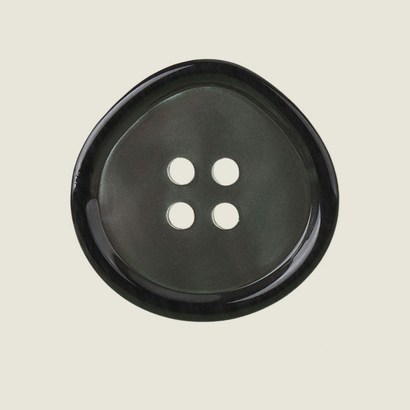 17.5-30mm waterdrop resin jacket button, black finish with four white holes