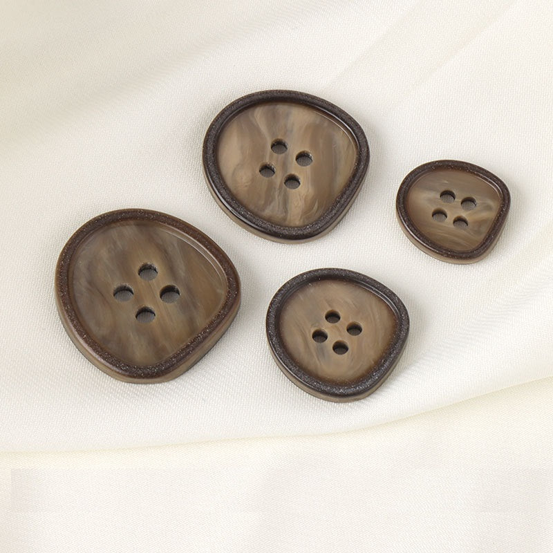 Coffee-brown resin buttons with marbled look and 4 holes, varied sizes
