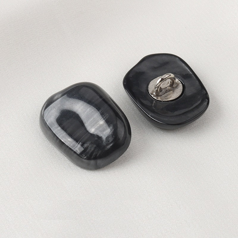 Schaftknöpfe aus Imitat-Muschelperle: schwarz, quadratisch, Rückseite mit Metallknopf
