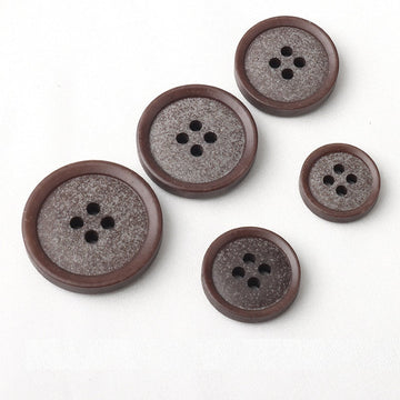 Beige-graue gefrostete 4-Loch-Resin-Knöpfe, rund, 15–25 mm