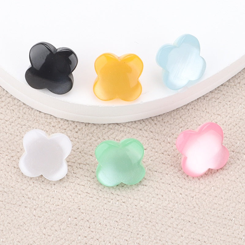 Flower-shaped resin shank buttons for children's sweaters, black, yellow, light blue, pink (set)