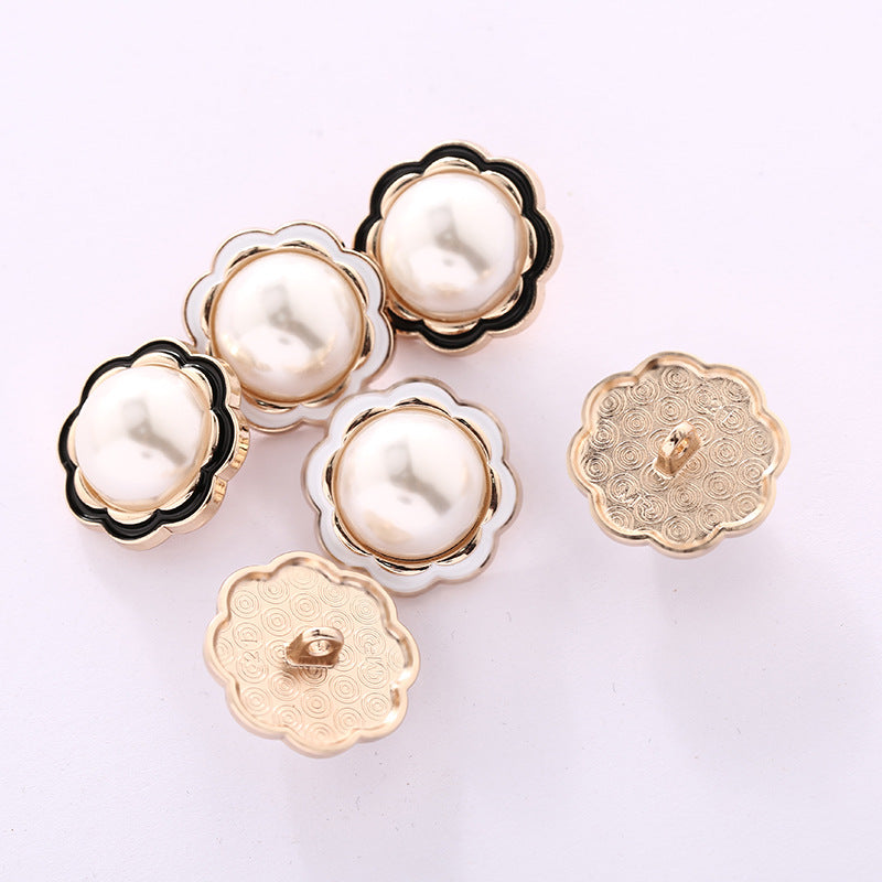 Blütenknöpfe-Set: cremefarbene Perle, Rahmen in Schwarz, Gold und Silber