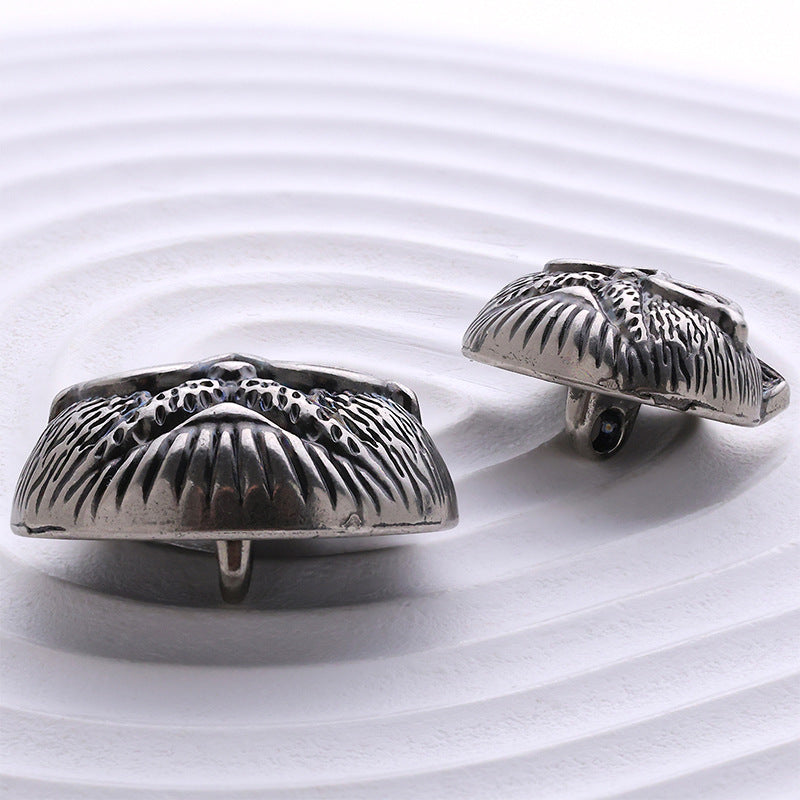 Cat-head button backs: silver metal base with two posts and striped fur texture