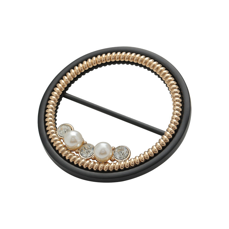 Round metal shirt buckle with gold beaded rim, pearls and crystal-look accents