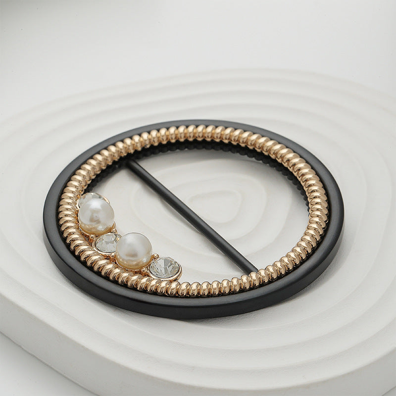 Round shirt buckle with gold beaded border, pearls and small crystal-look accents