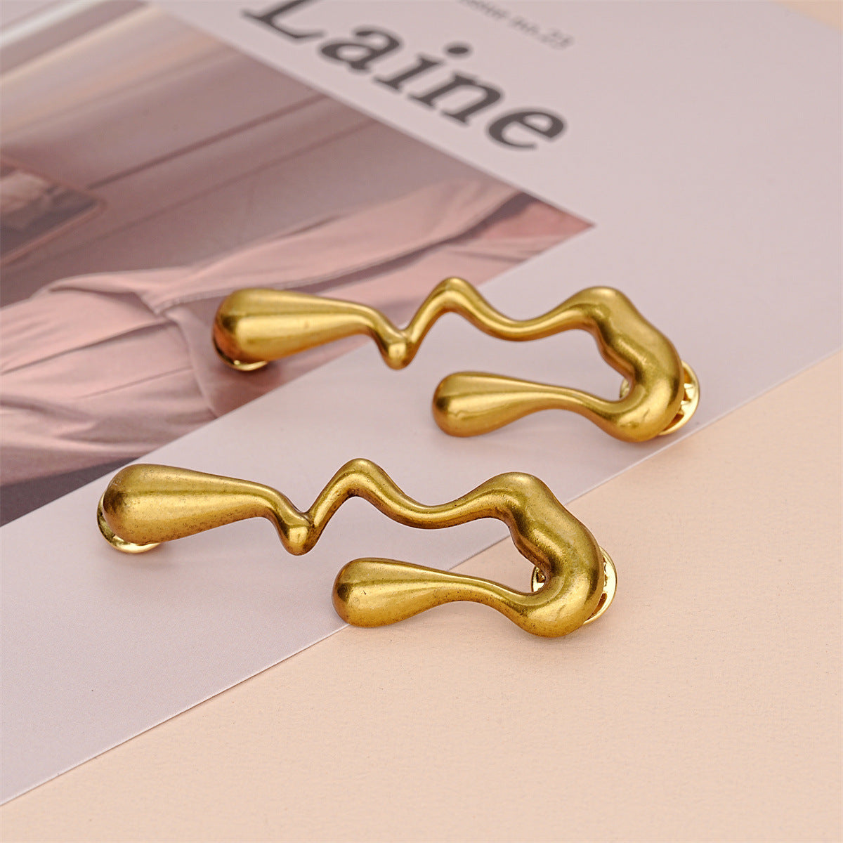 Golden teardrop-shaped waist cinching buckles, antique style, 2 pcs