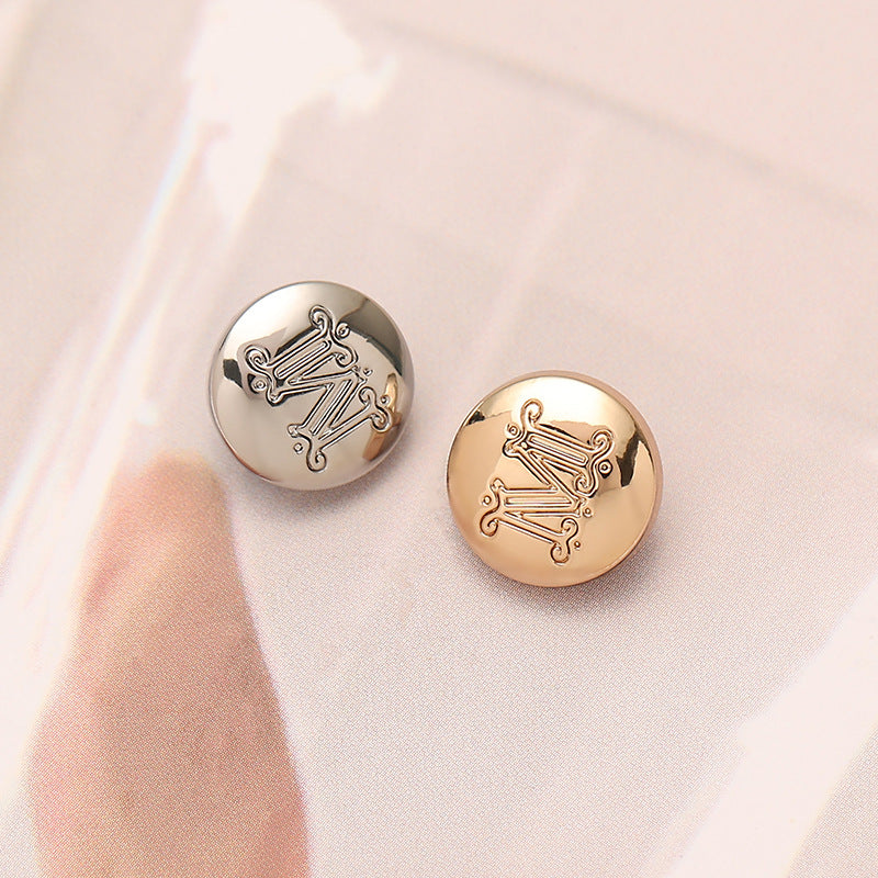 Silver and gold round metal sewing buttons with embossed “M” letter, 12mm