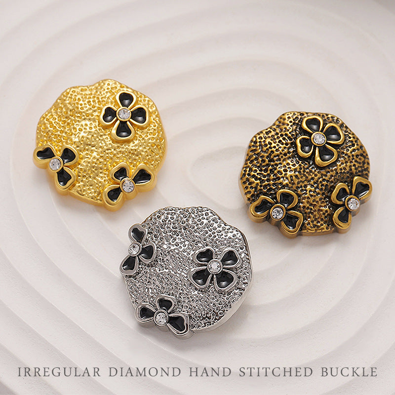 6er-Set Metallknöpfe: gold, antikgold und silber mit schwarzen Blüten und Strass-Steinen