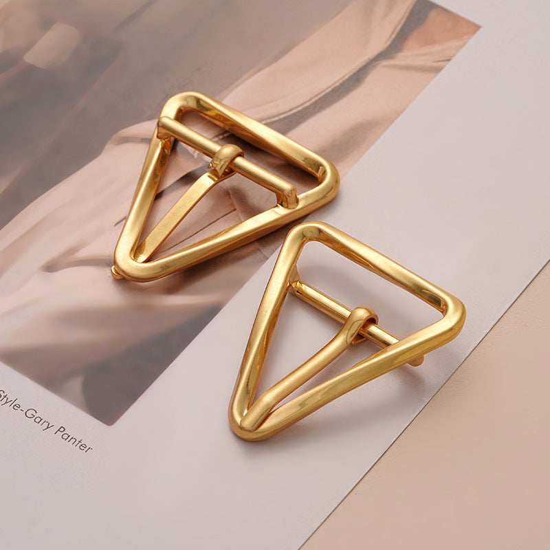 Two-piece gold triangular belt buckle set with pin bar and loop opening