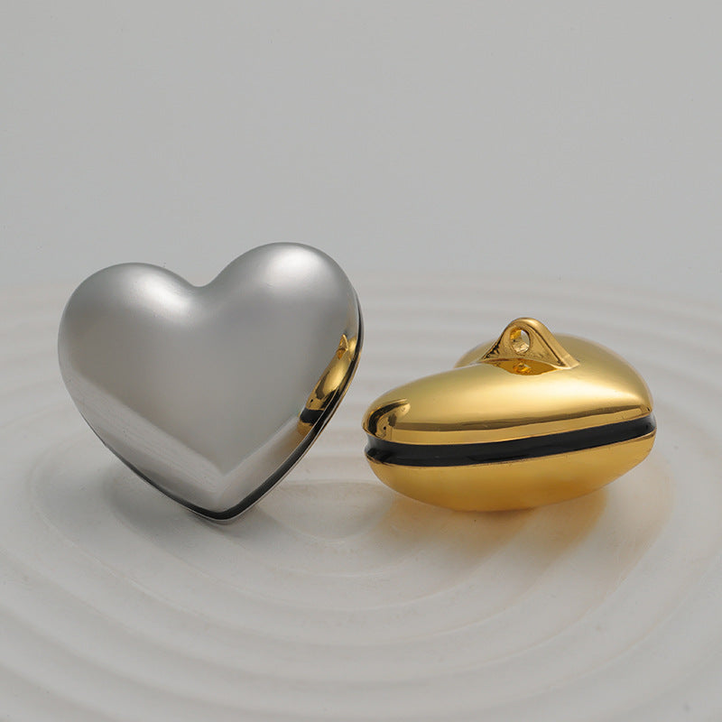 Hollow 3D heart alloy buttons in silver and gold, 20–25 mm, for coat/jacket
