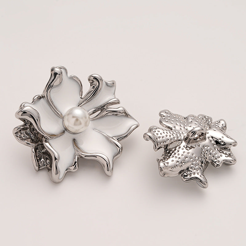 Six-Petal Flower Pearl Decorated Metal Button with Shank 5pcs White Silver
