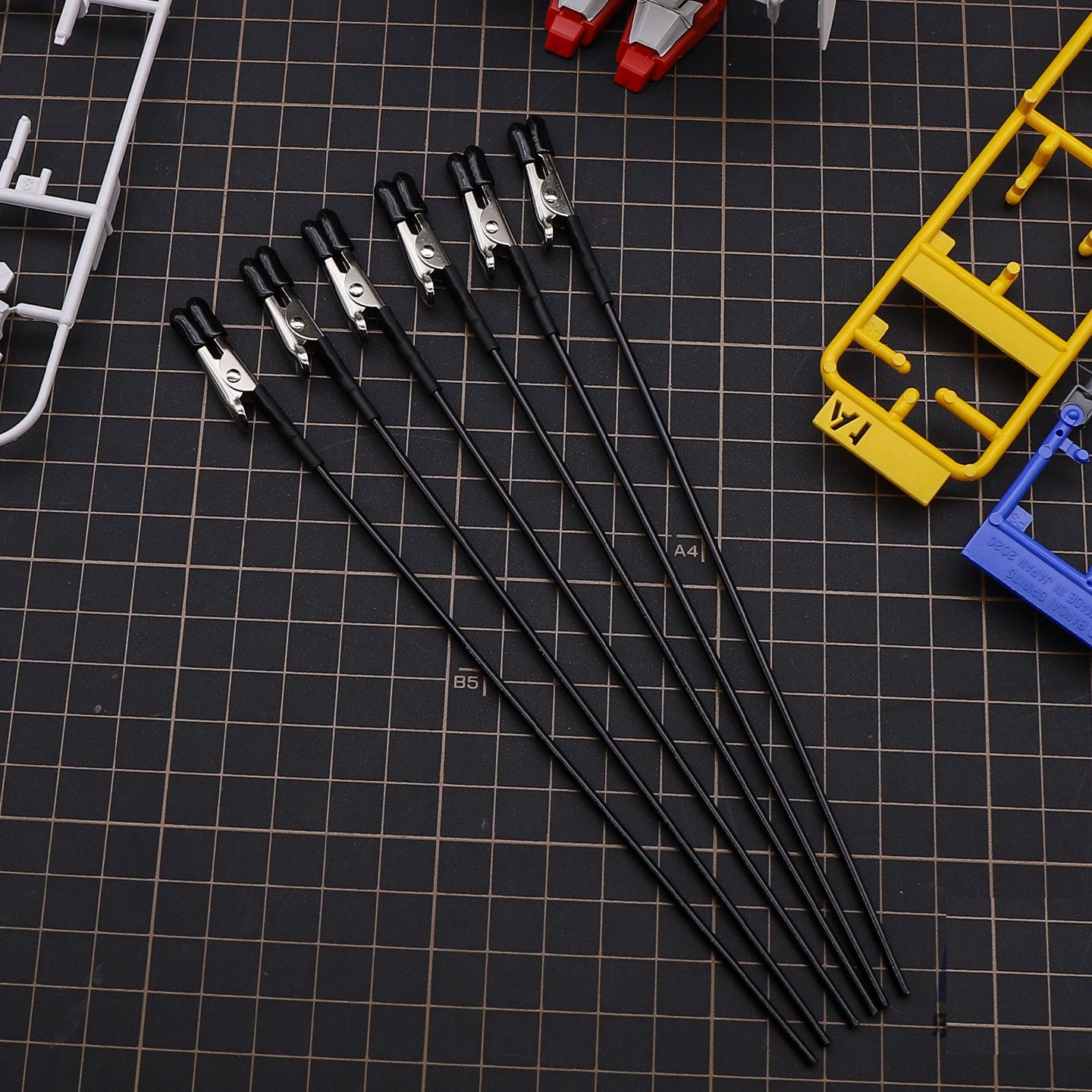 Model Painting Clips with Stand 5-Pack | Gunpla Tools