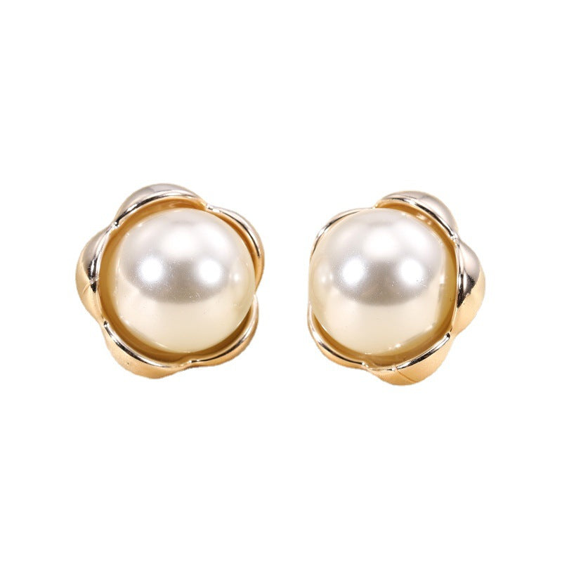 9–21mm flower pearl button, gold-tone rim, round white pearl front