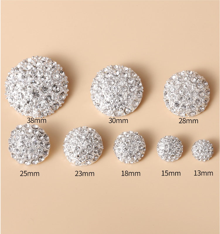 Botones full-diamond metálicos con tamaños: 38, 30, 28, 25, 23, 18, 15 y 13 mm