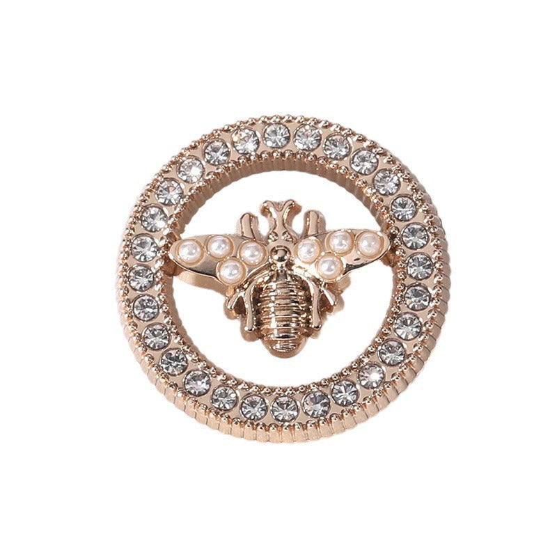 Gold bee rhinestone button, 18–23mm, pearl accents, round crystal border