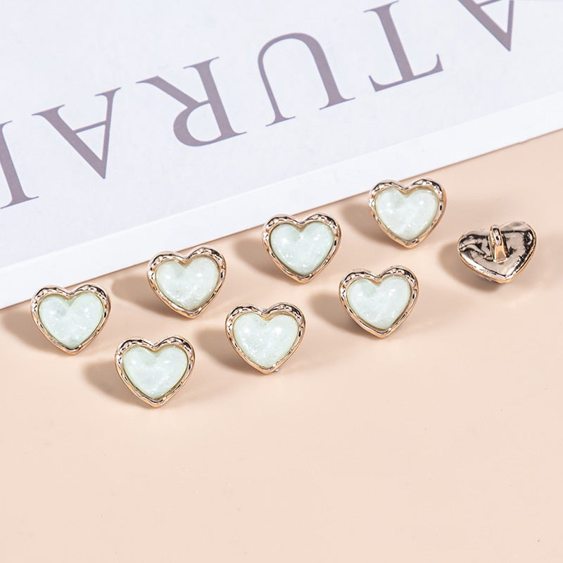 Heart-shaped pearlescent metal shirt buttons, mint green, 35-pack