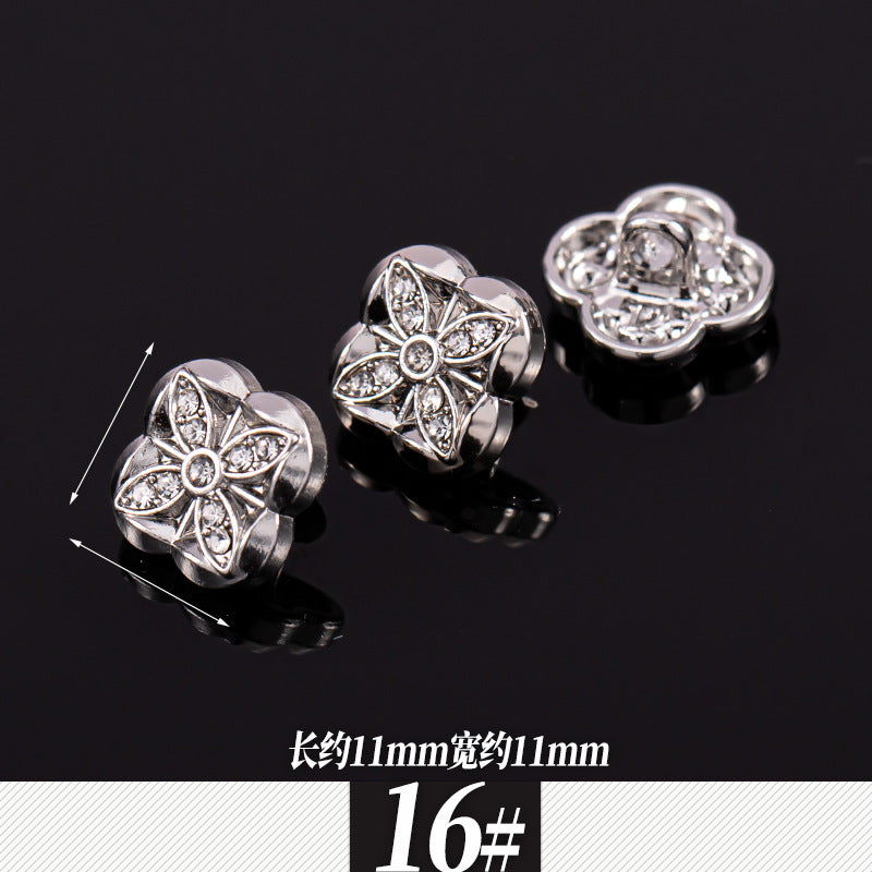 银色金属心形衬衫纽扣，亮钻纹饰，16号，约11mm