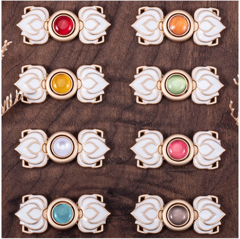 8 Lotus-Froschverschlüsse mit Cat’s-Eye-Steinen: Rot, Orange, Gelb, Grün, Blau, Lila und Grau