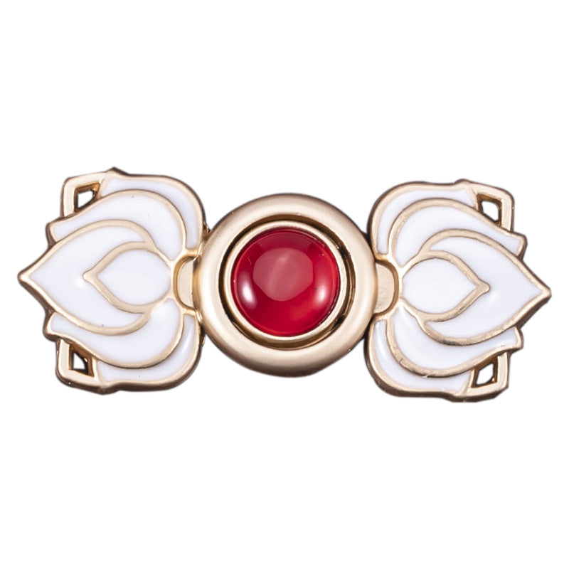 Lotus-Froschverschluss mit rotem Cat’s-Eye-Stein, weißem Lotus-Relief und goldfarbener Fassung