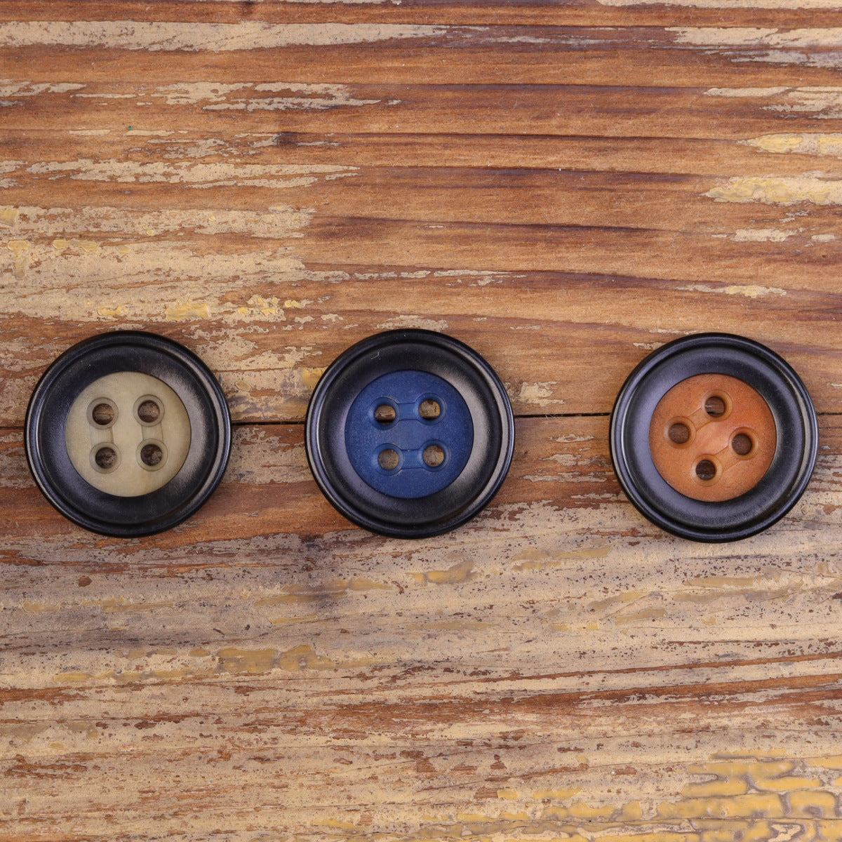 Palm fruit shell buttons, 4-hole: beige, blue, brown-orange, dark rims