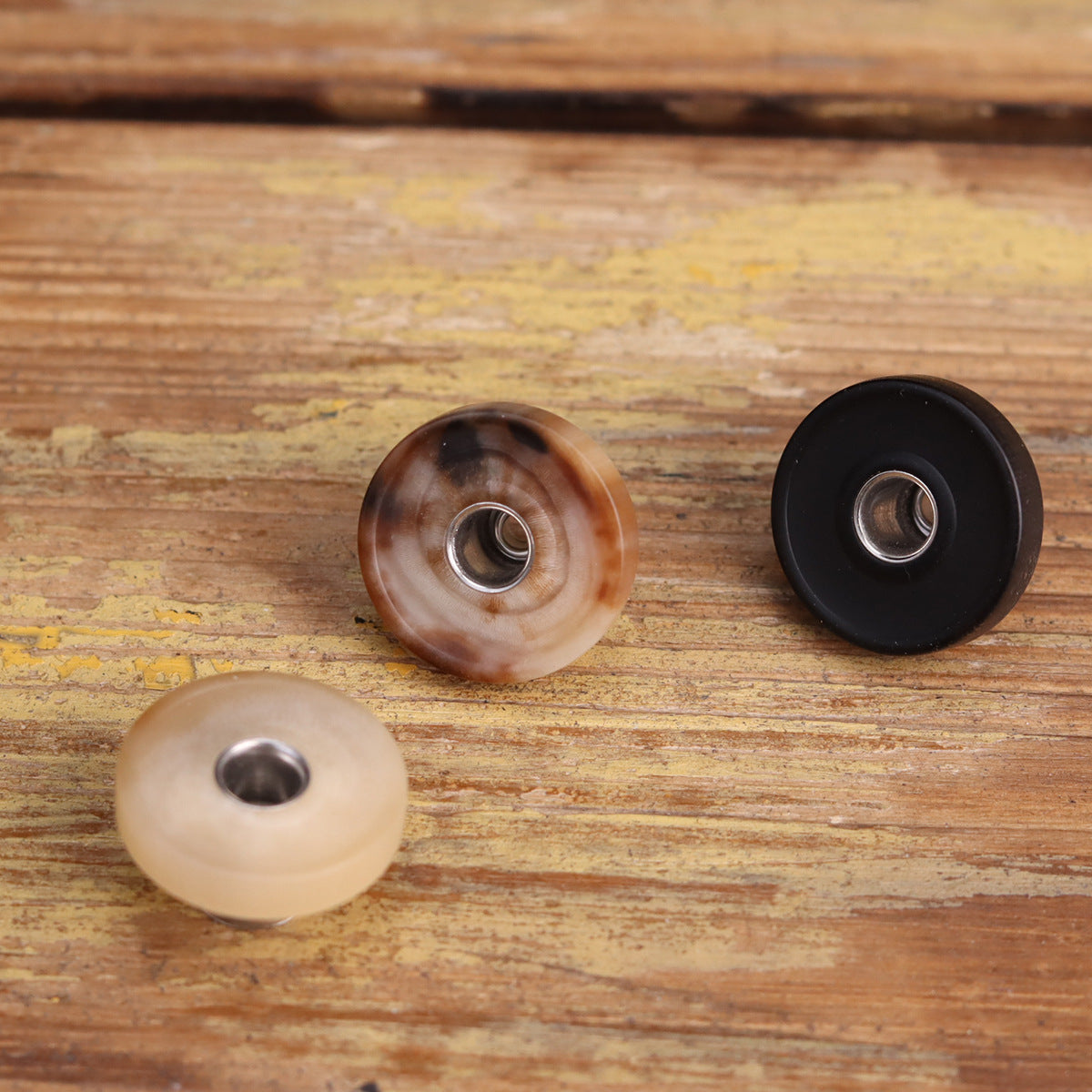 18mm matte horn rivet stud buttons, wood display: brown front and black back