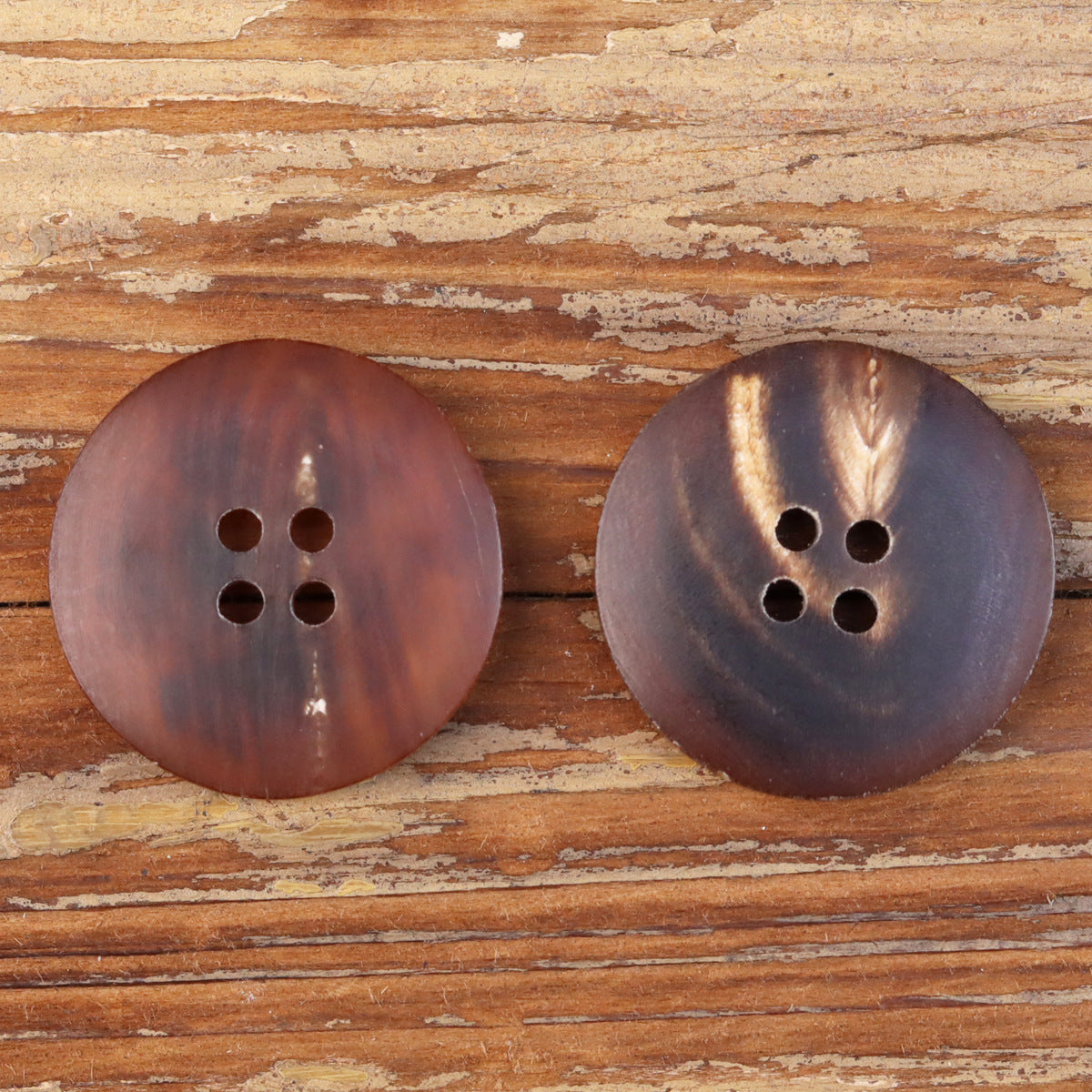 Light coffee horn-look buttons set of 2, matte finish, four-hole front