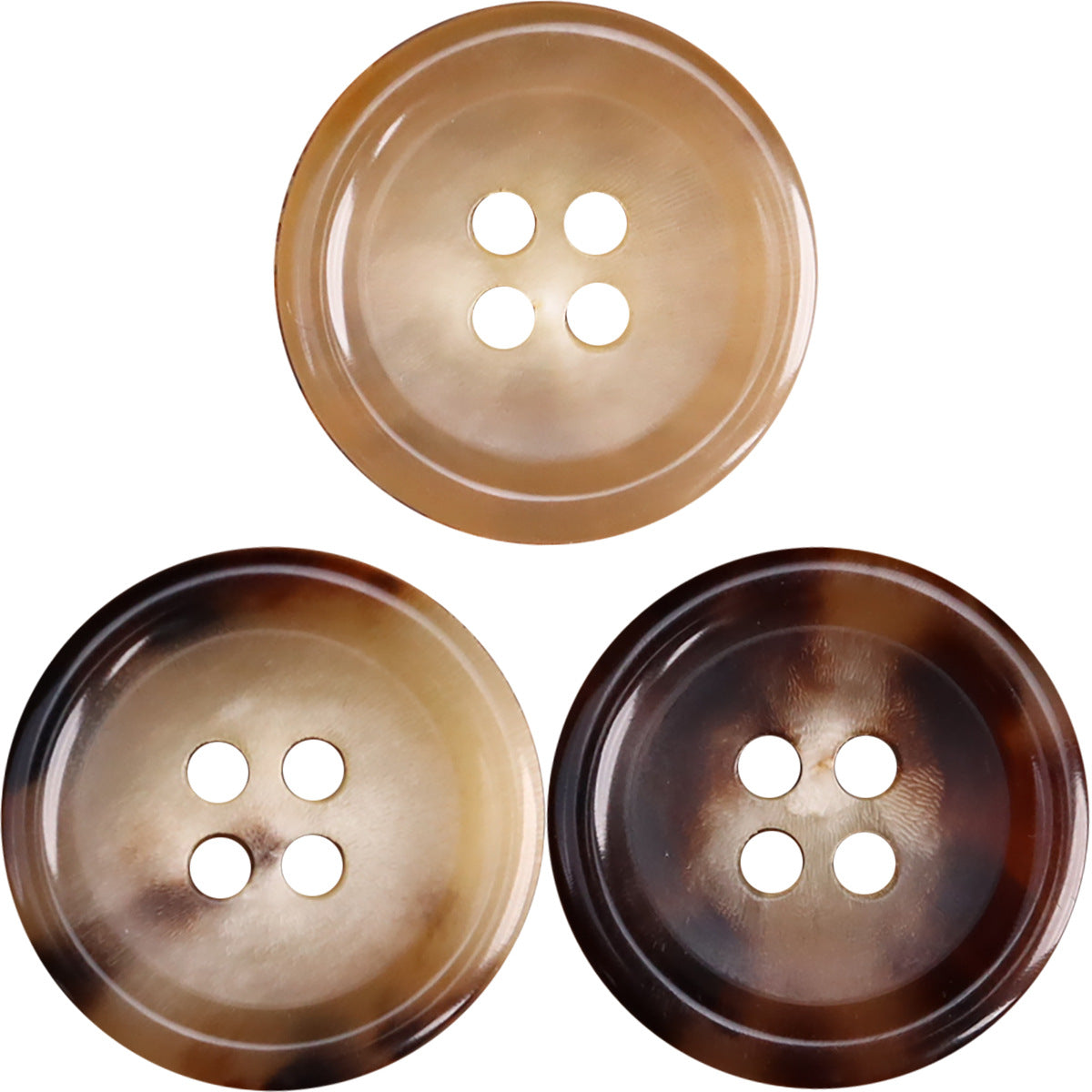 4-Loch Hornknöpfe, 15–25 mm, beige mit rundem Perlmuster, Set-Optik (3 Knöpfe)