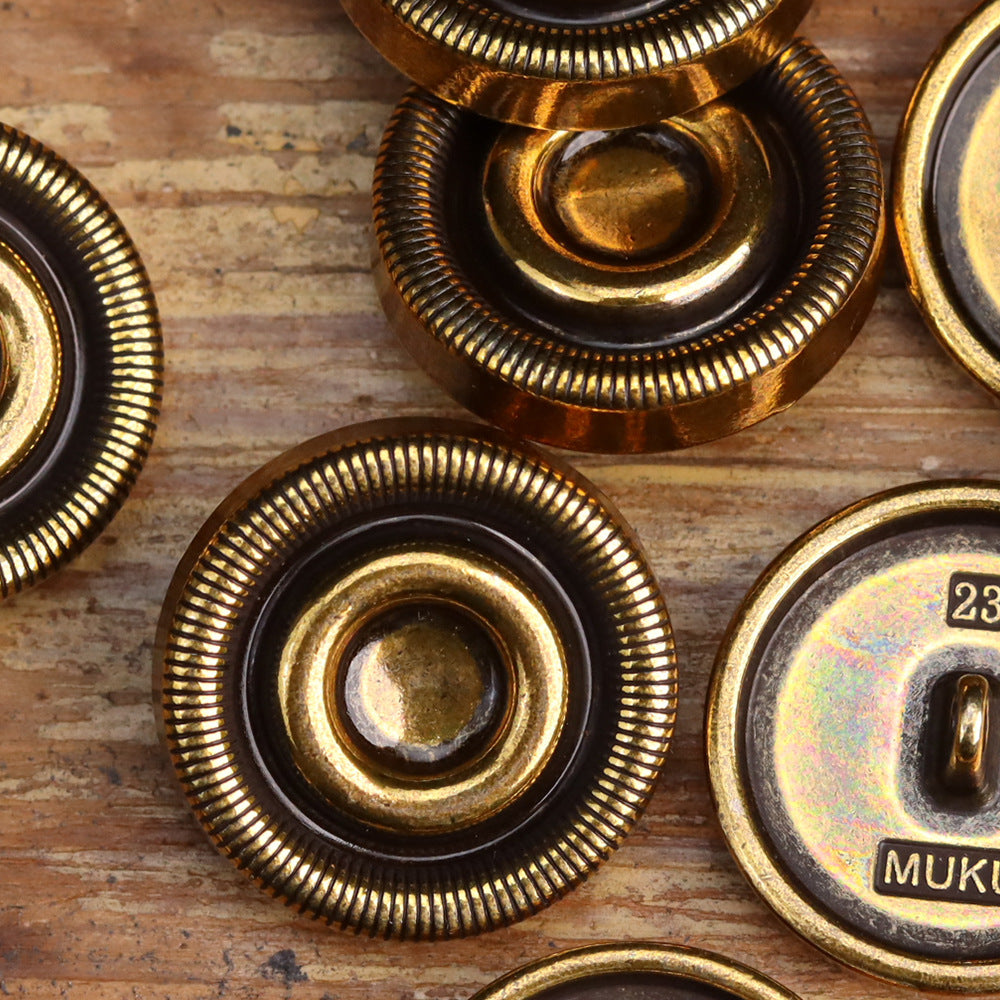 Antikgoldene 23-mm Metallknöpfe, Vorderseiten und teilweise geprägte Rückseite mit 23