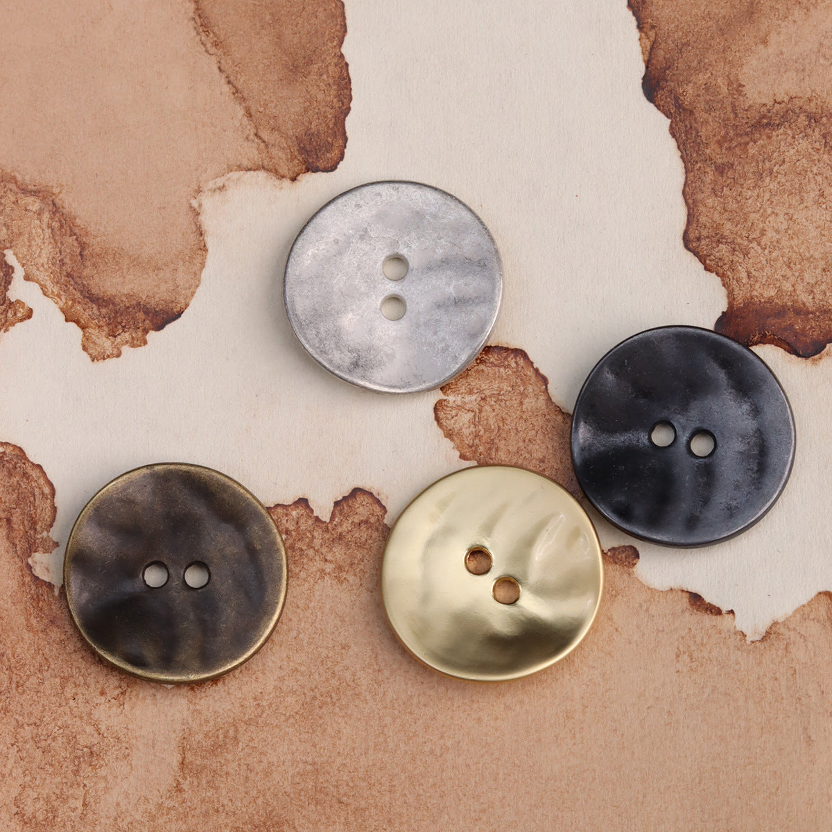 Zwei-Loch Metallknöpfe in Silber, Dunkelblau-Schwarz, Antikbronze und Gold