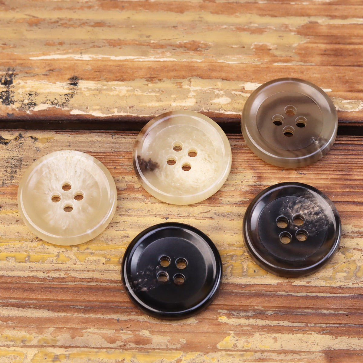 Imitation horn urea buttons: cream, tan, and black, 4-hole