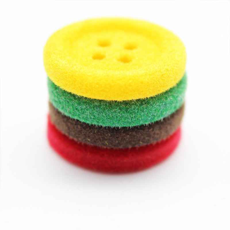 Gepackte runde Samt-Resin-Knöpfe mit 4 Löchern: gelb, grün, braun