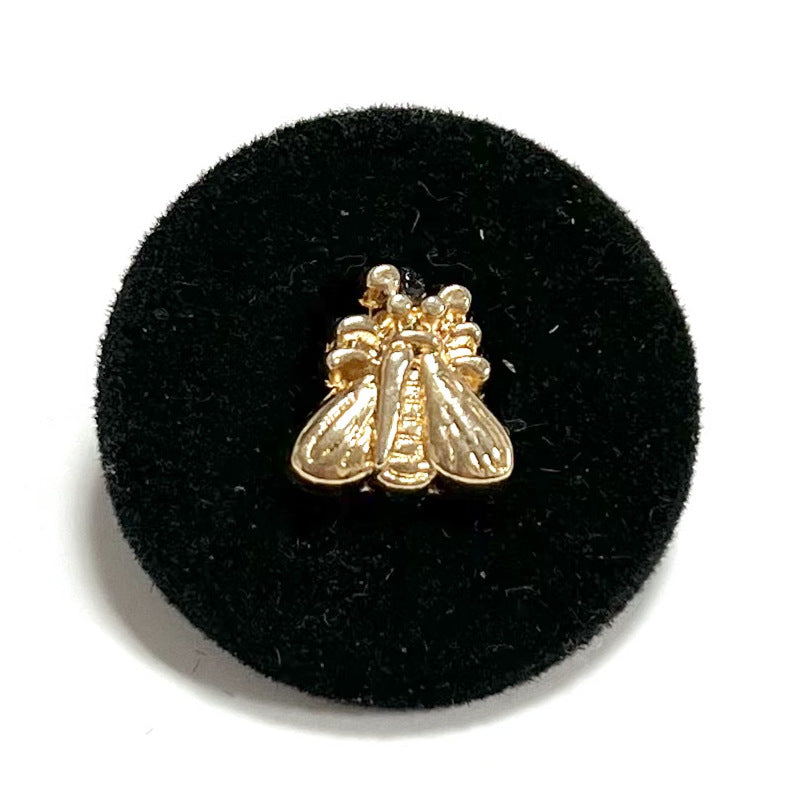 Black flocked shank button with gold cicada design, 18/21/25mm