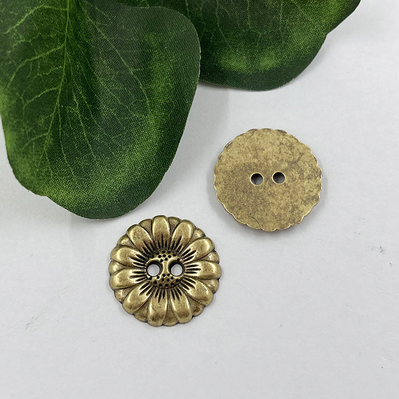 Bronze Sonnenblumen-Nähknopf vorne und Rückseite, zwei Befestigungslöcher