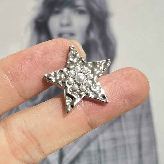 Silver wavy star metal shank button with pearl accents, single piece