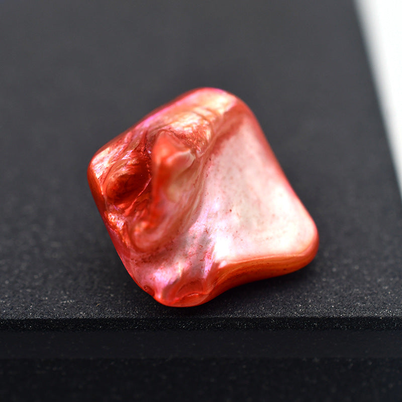 20mm irregulärer Muschelknopf, rotes/rosanes Finish, Metallzapfen oben