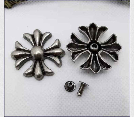 Vintage Punk Cross Rivets – Antique Silver Gothic Studs 30 Pack
