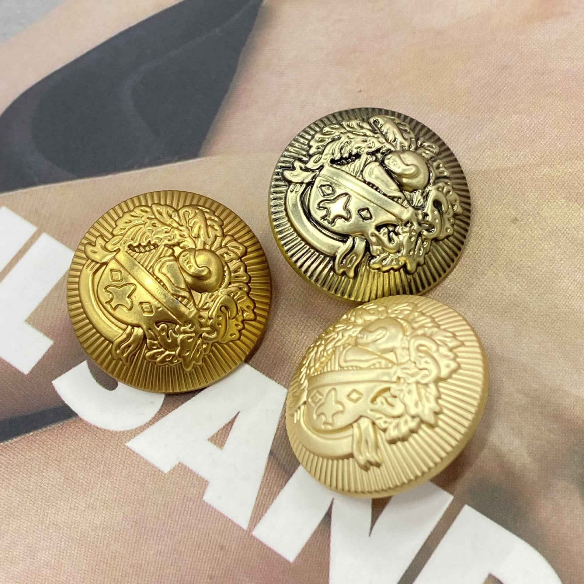 Pirate Vintage Metal Shank Buttons, light gold tone, 15–23mm, relief front detail