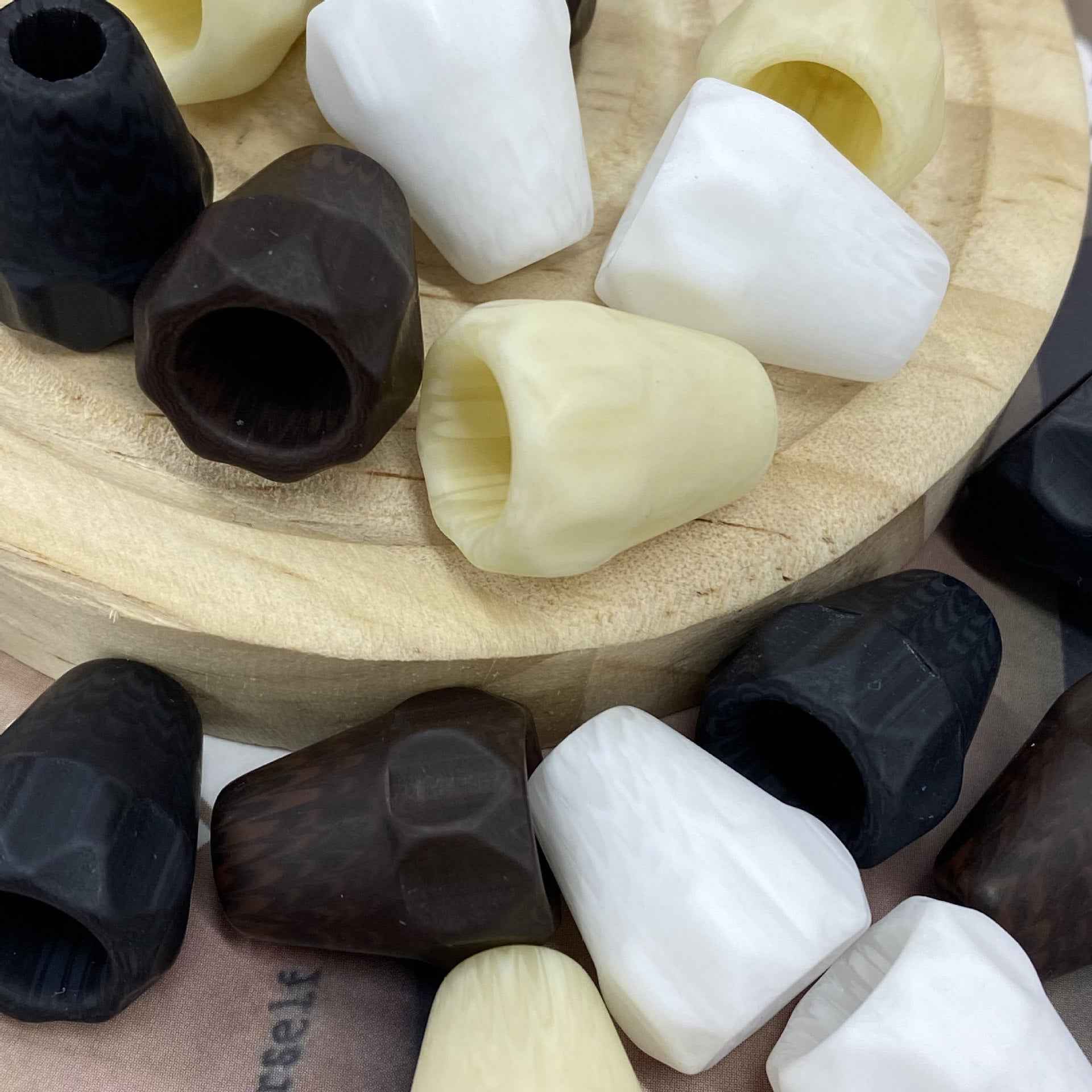 Resin cord end stopper, single hole, dark bell shape, 40-pack set
