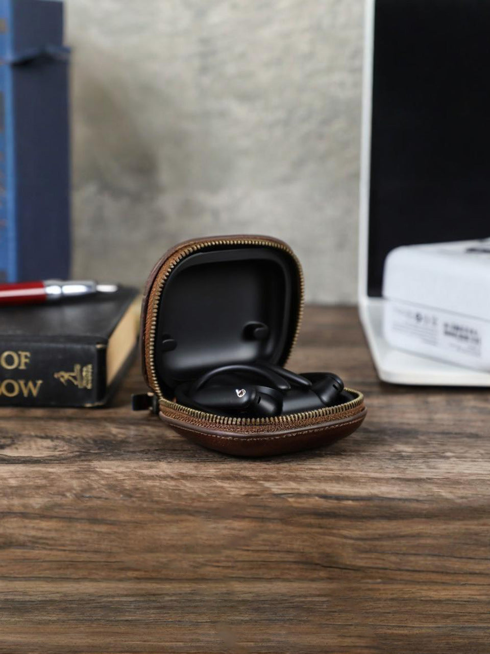 Genuine Leather Case for Apple Powerbeats Pro 2 Bluetooth Earphone Pouch
