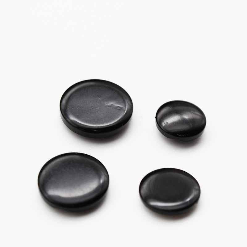 Black round hidden-hole resin buttons, 13–20 mm, assorted pieces