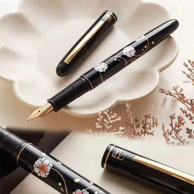 Kuretake x Wancher Maki-e Student Fountain Pen with Ink Converter