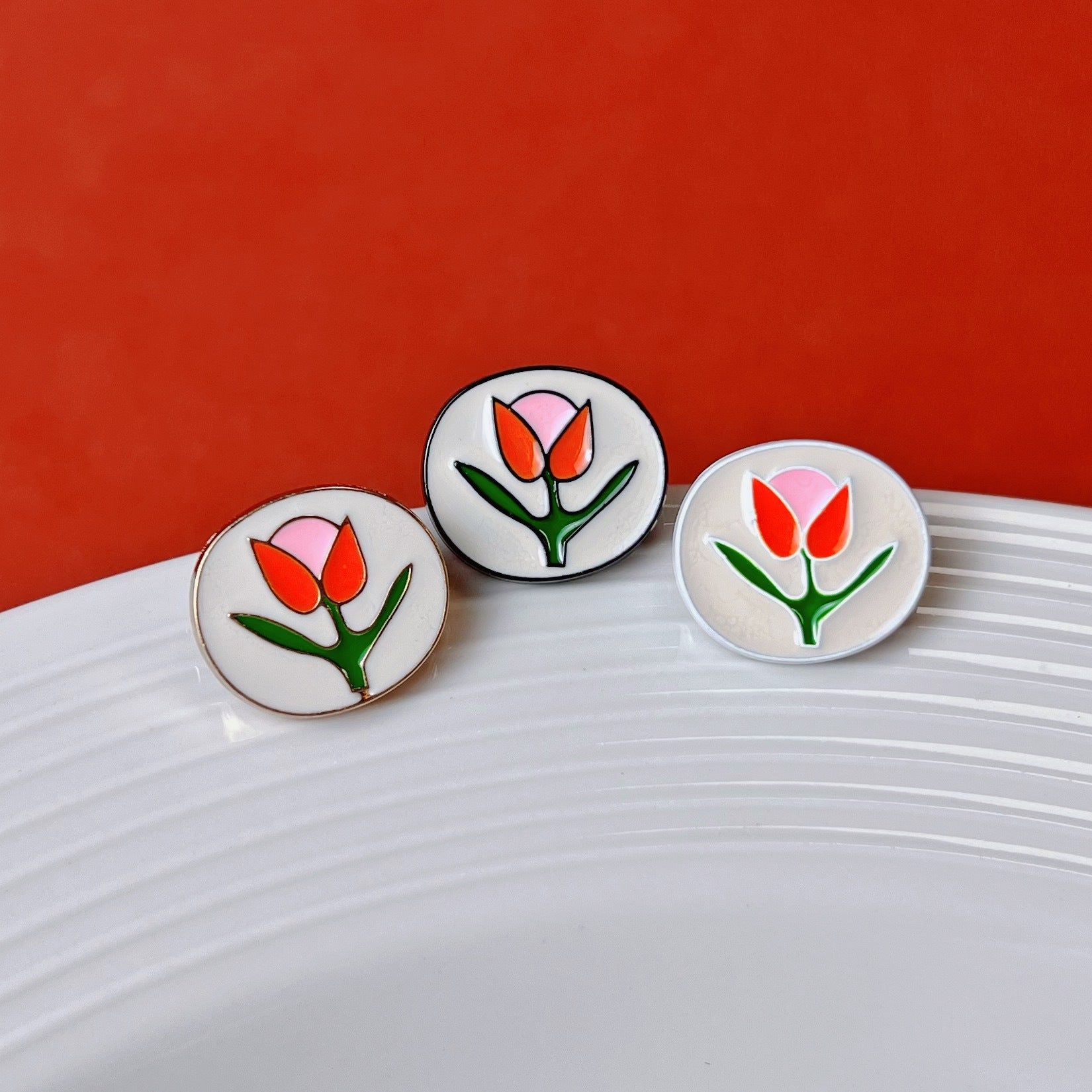 Metallknöpfe mit Tulpen-Öltropfen-Motiv, orange und rosa Blüten, rund, 3 Stück